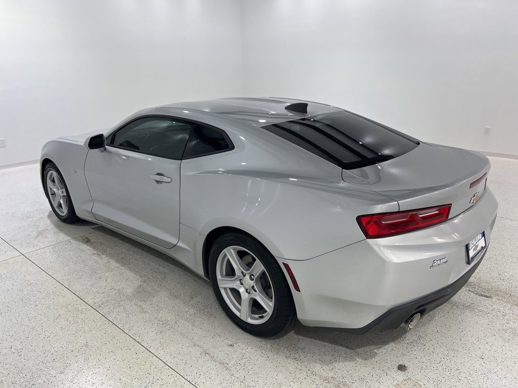 2018 Chevrolet Camaro 2LT photo 2
