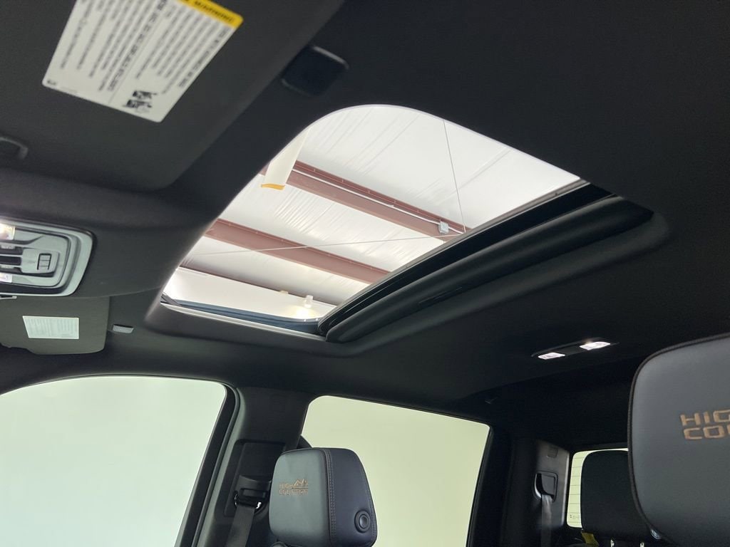 2025 Chevrolet Silverado 2500 HD High Country - Photo 17