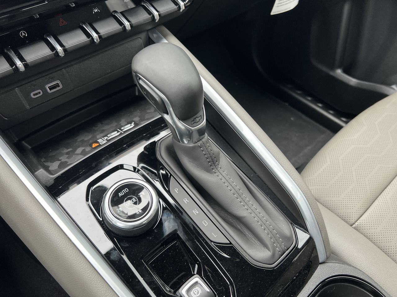 2025 Chevrolet Colorado ZR2 - Photo 48