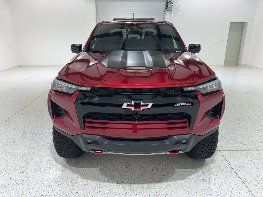 2025 Chevrolet Colorado ZR2 - Photo 8