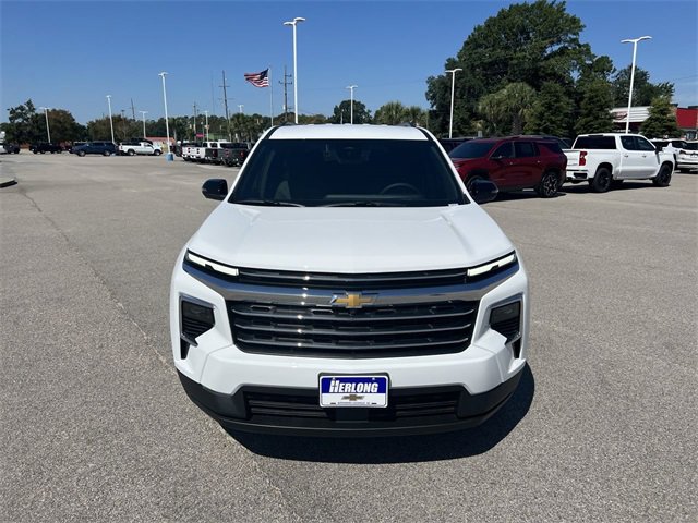 2026 Chevrolet Traverse photo 2