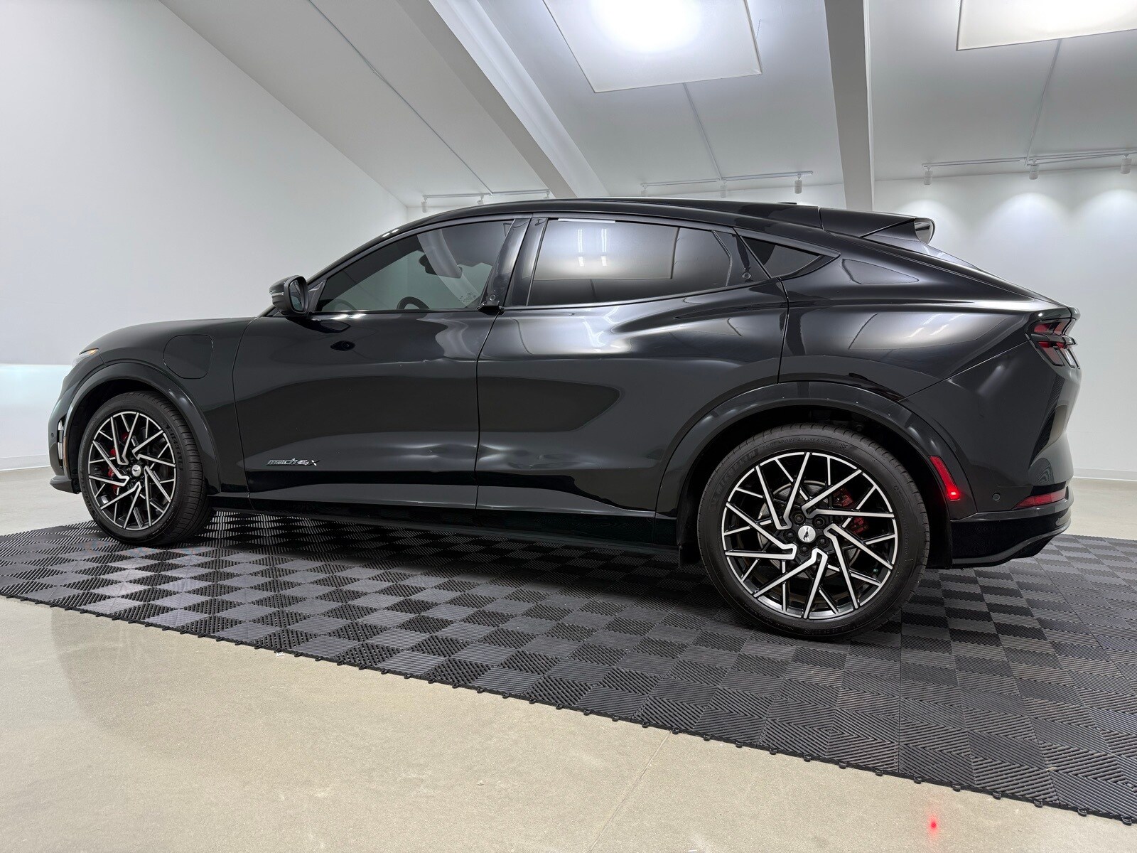 2022 Ford Mustang Mach-E GT photo 4
