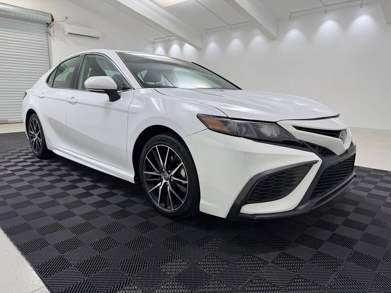 Used 2023 Toyota Camry SE Sedan