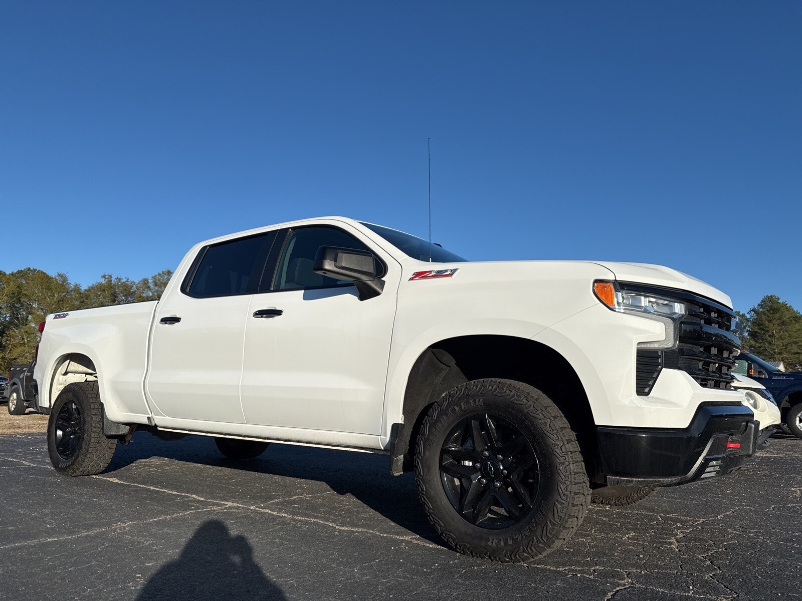 2023 Chevrolet Silverado 1500 LT Trail Boss photo 2