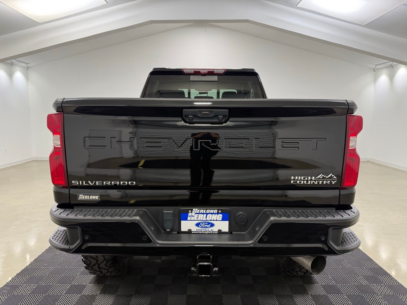 2024 Chevrolet Silverado 2500HD High Country photo 4