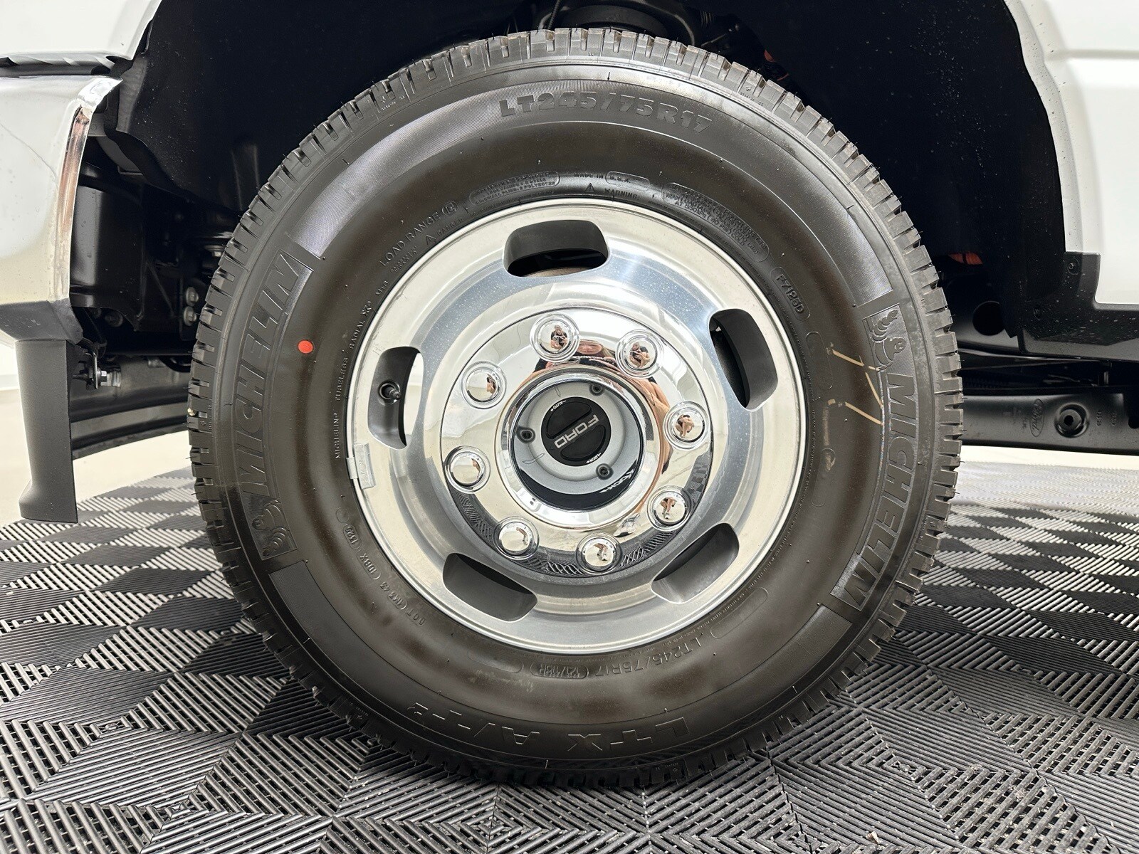 2025 Ford F-350 photo 4