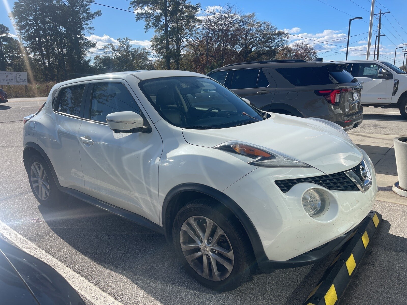 2015 Nissan Juke SL photo 2