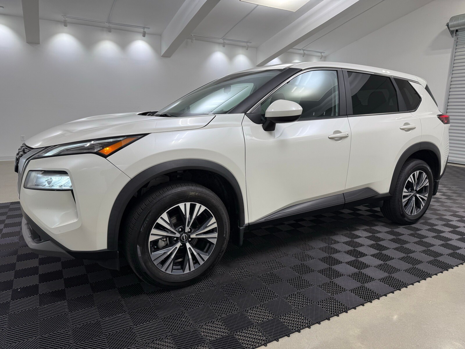 2023 Nissan Rogue SV photo 3