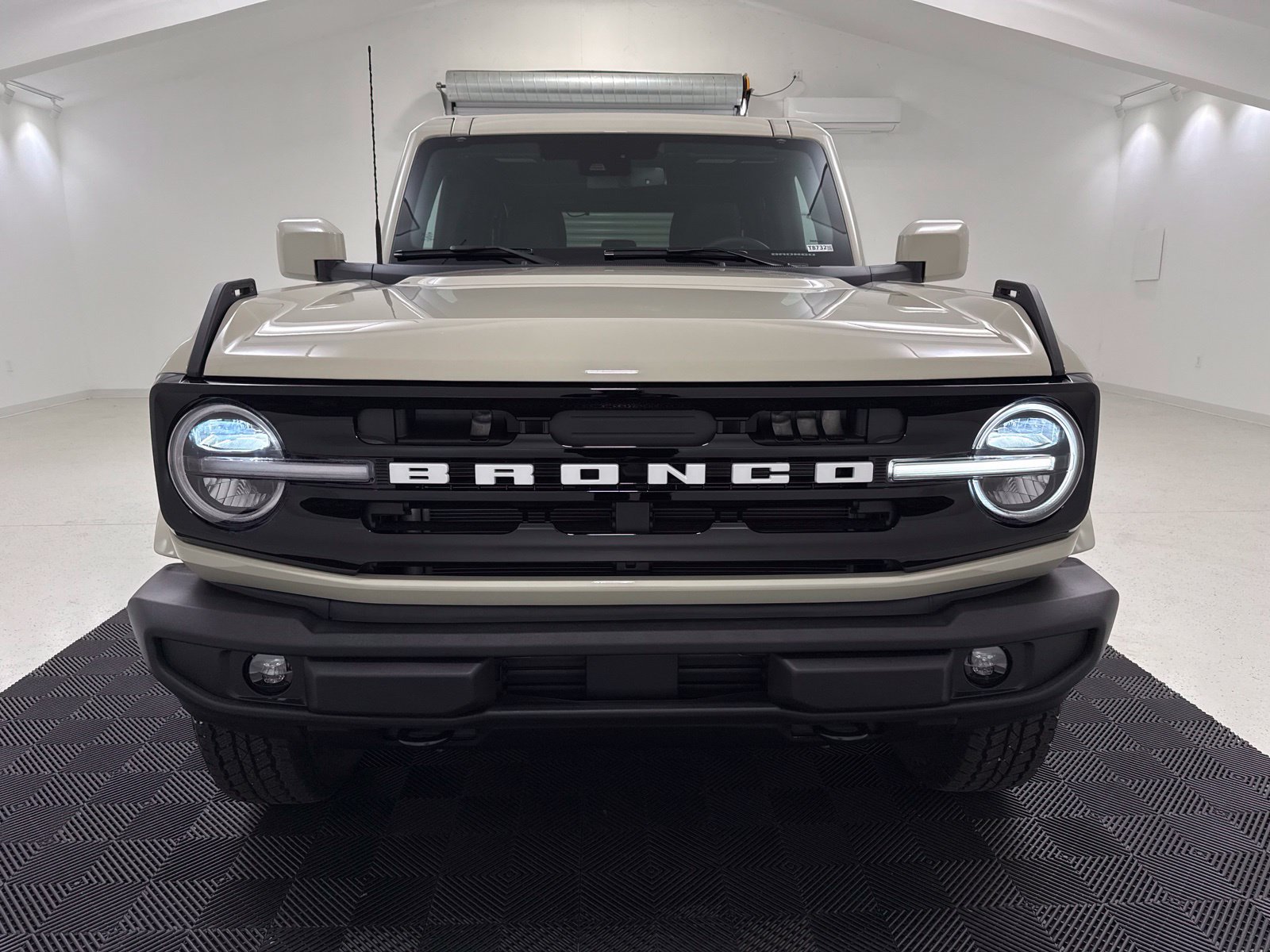 New 2026 Ford Bronco Outer Banks SUV