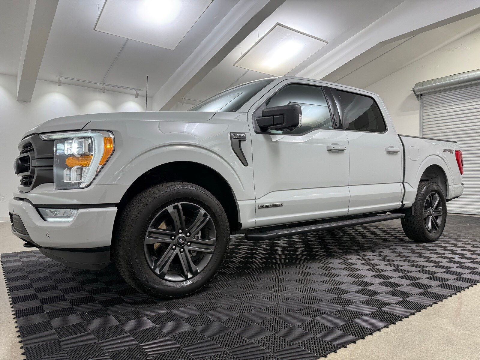 2023 Ford F-150 XLT photo 4