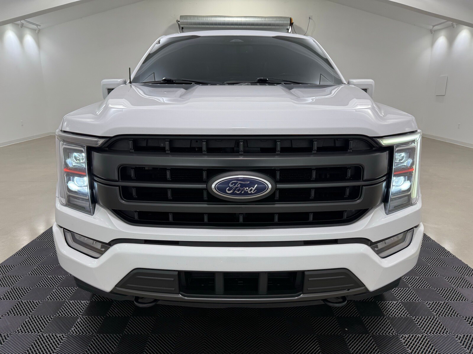 2021 Ford F-150 Lariat photo 2