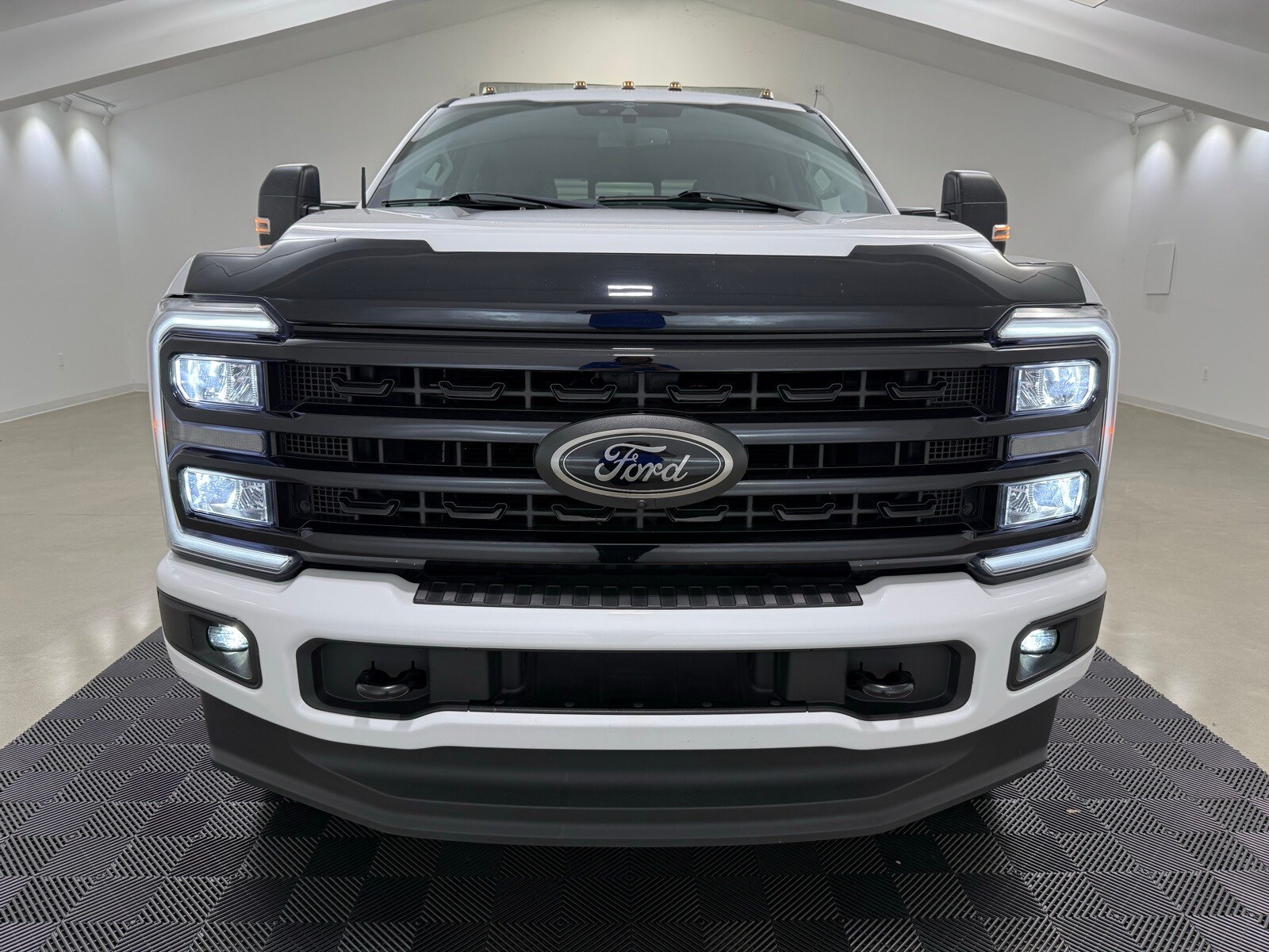 2023 Ford F-250 photo 2