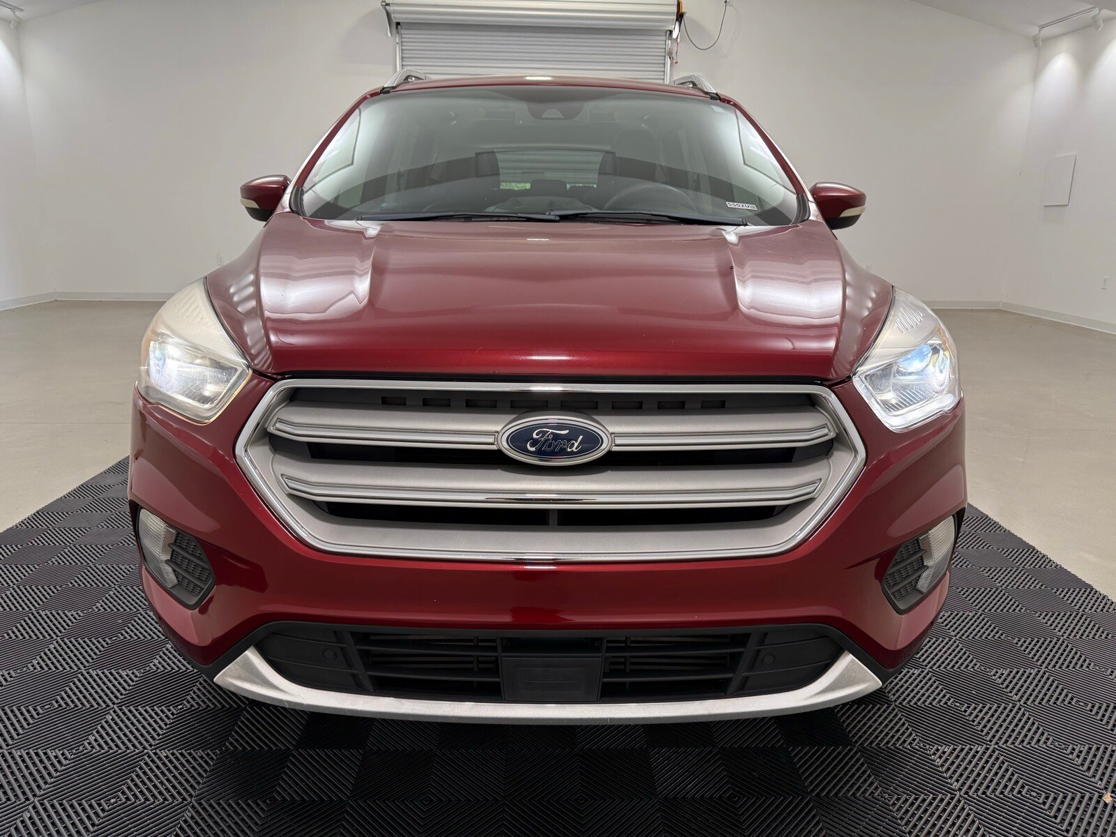 2019 Ford Escape Titanium photo 2
