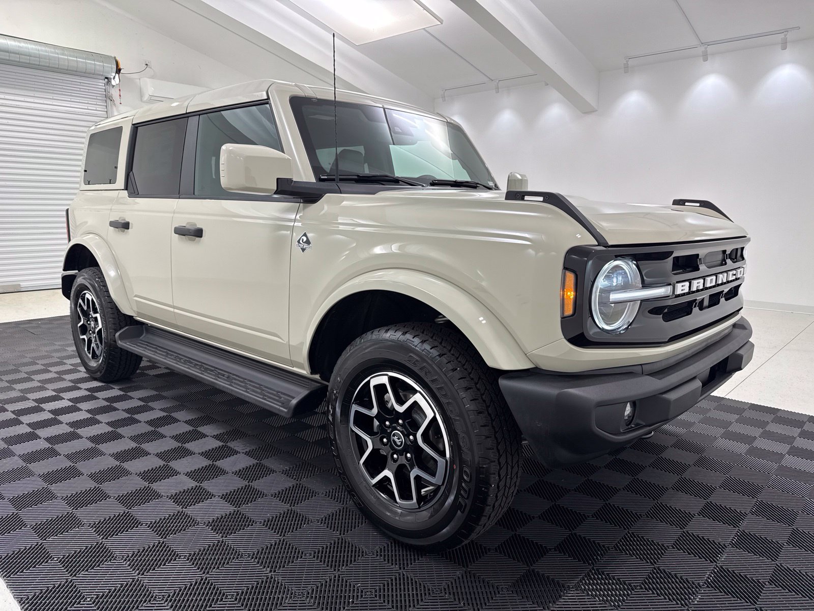 New 2026 Ford Bronco Outer Banks SUV