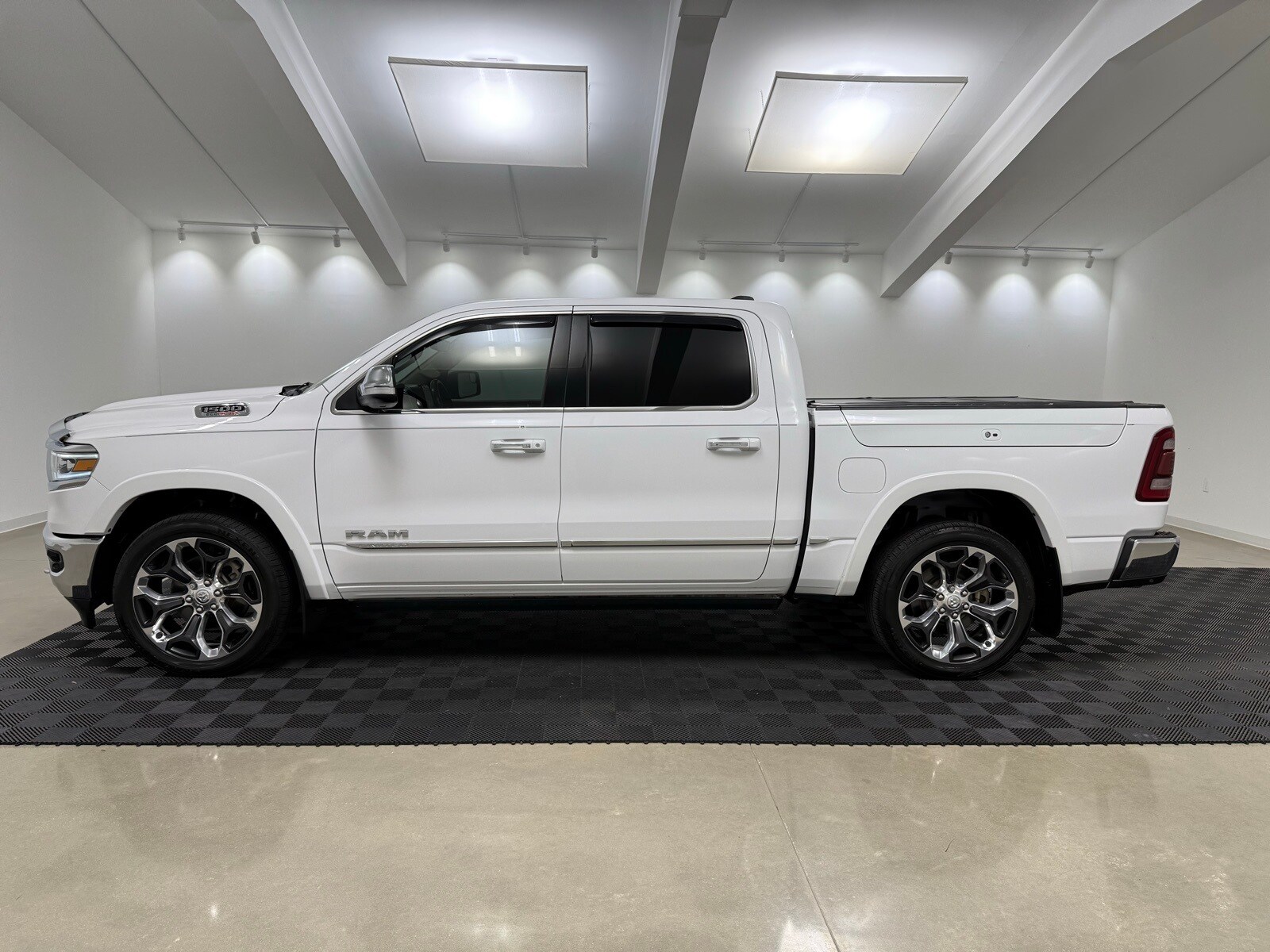 2021 Ram 1500 Limited photo 4