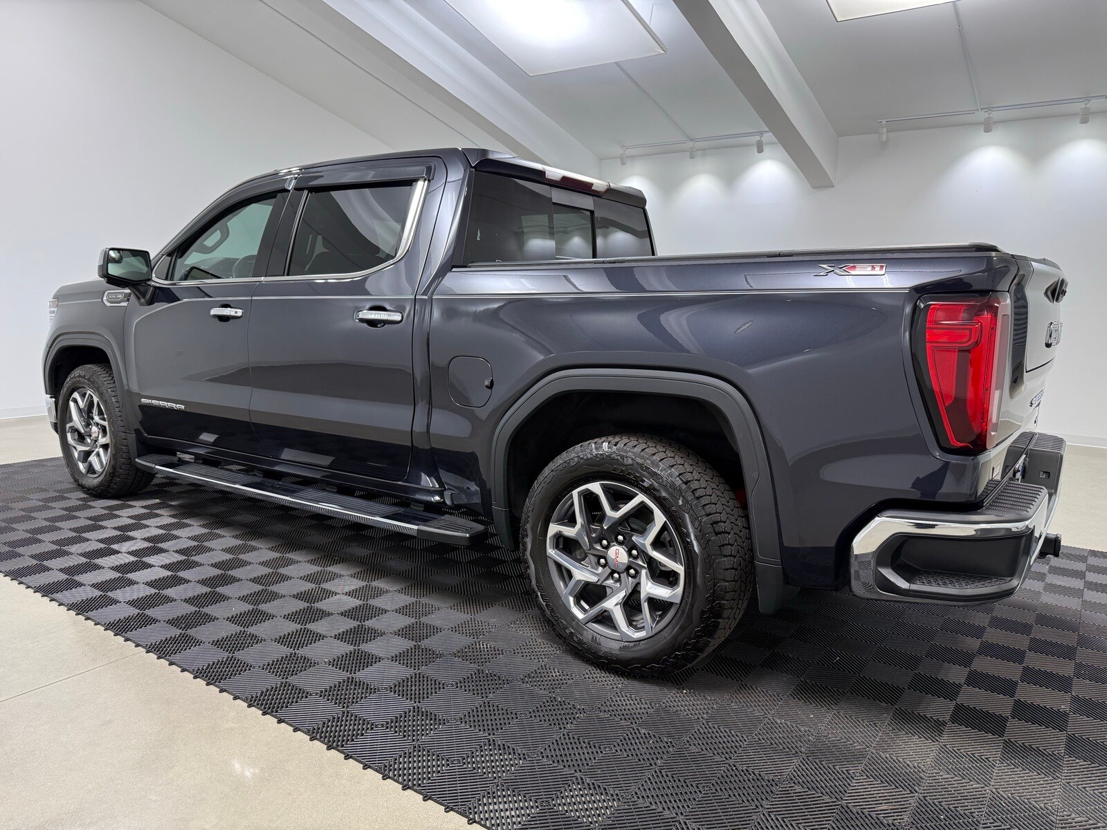 2023 Gmc Sierra 1500 SLT photo 4