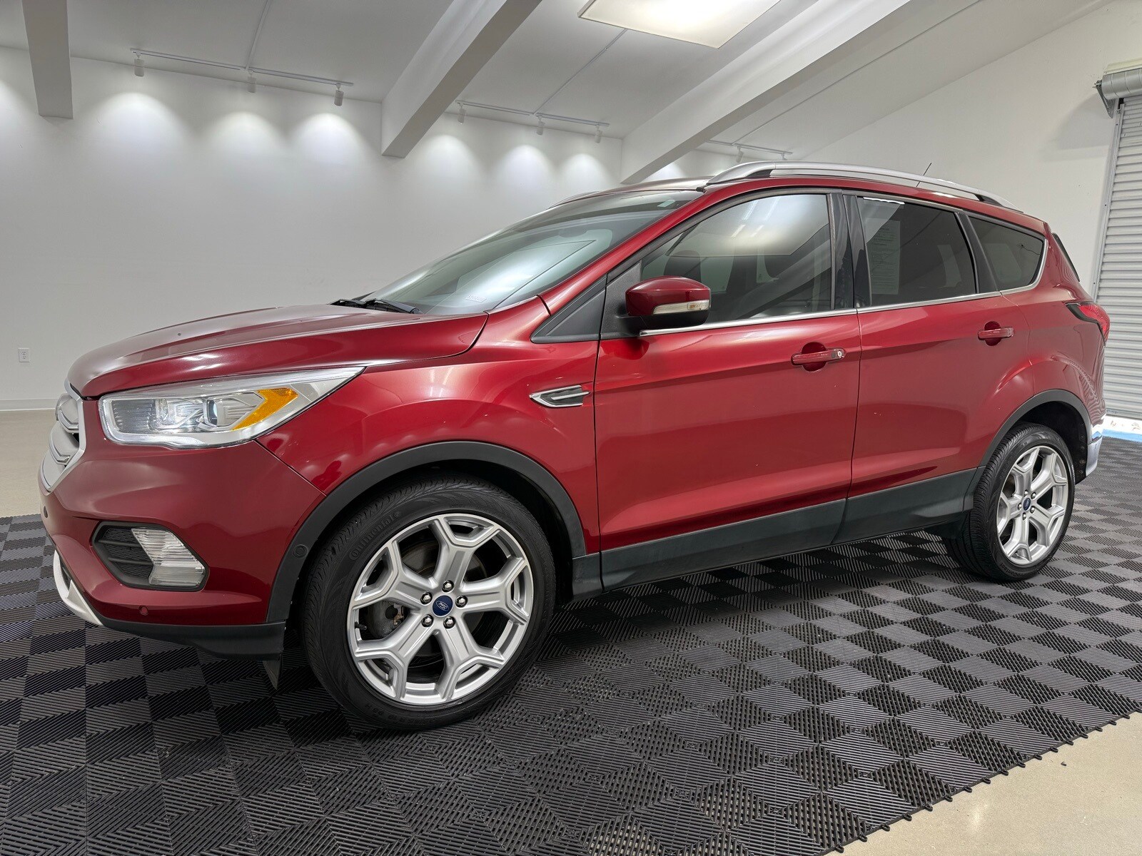 2019 Ford Escape Titanium photo 3
