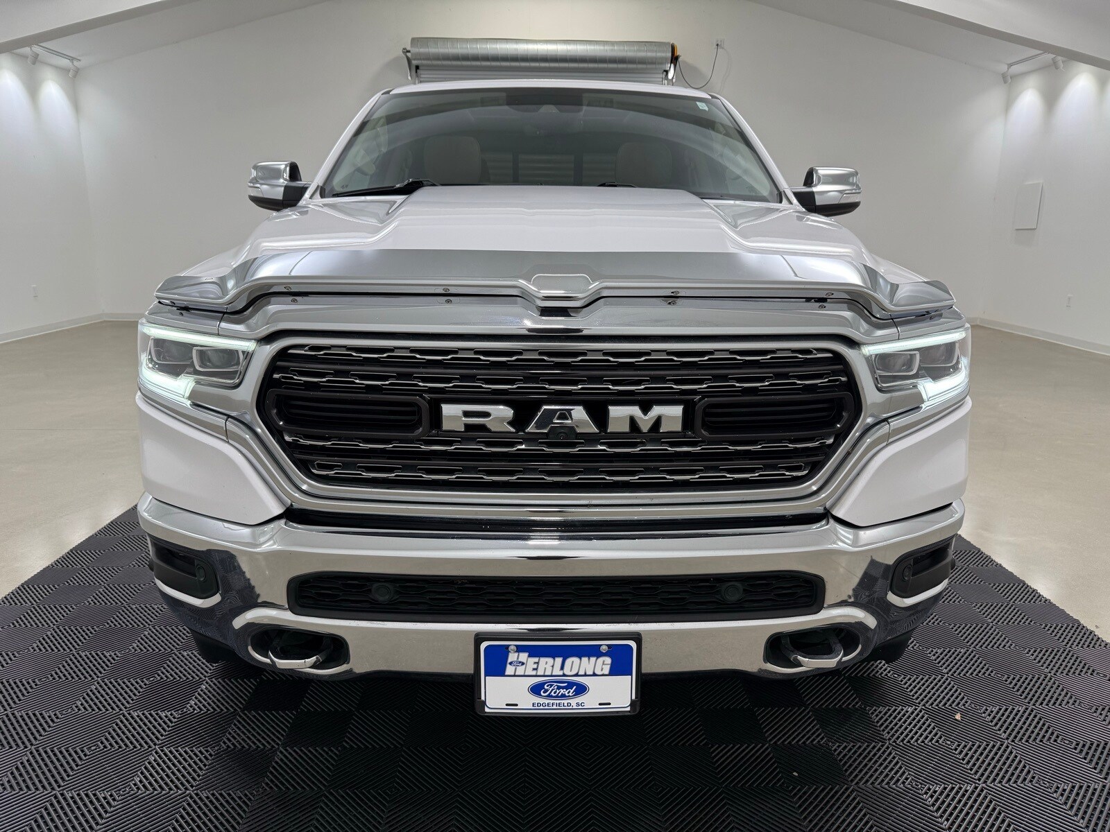 2021 Ram 1500 Limited photo 2