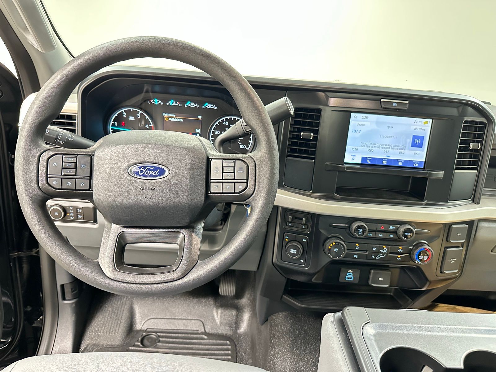2025 Ford F-350 Super Duty Chassis Cab XL - Photo 16