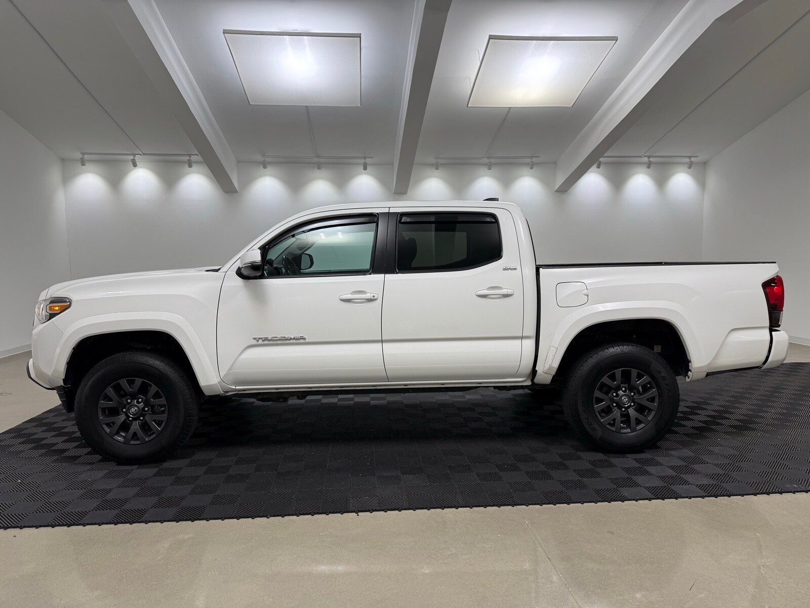 2021 Toyota Tacoma SR5 photo 4