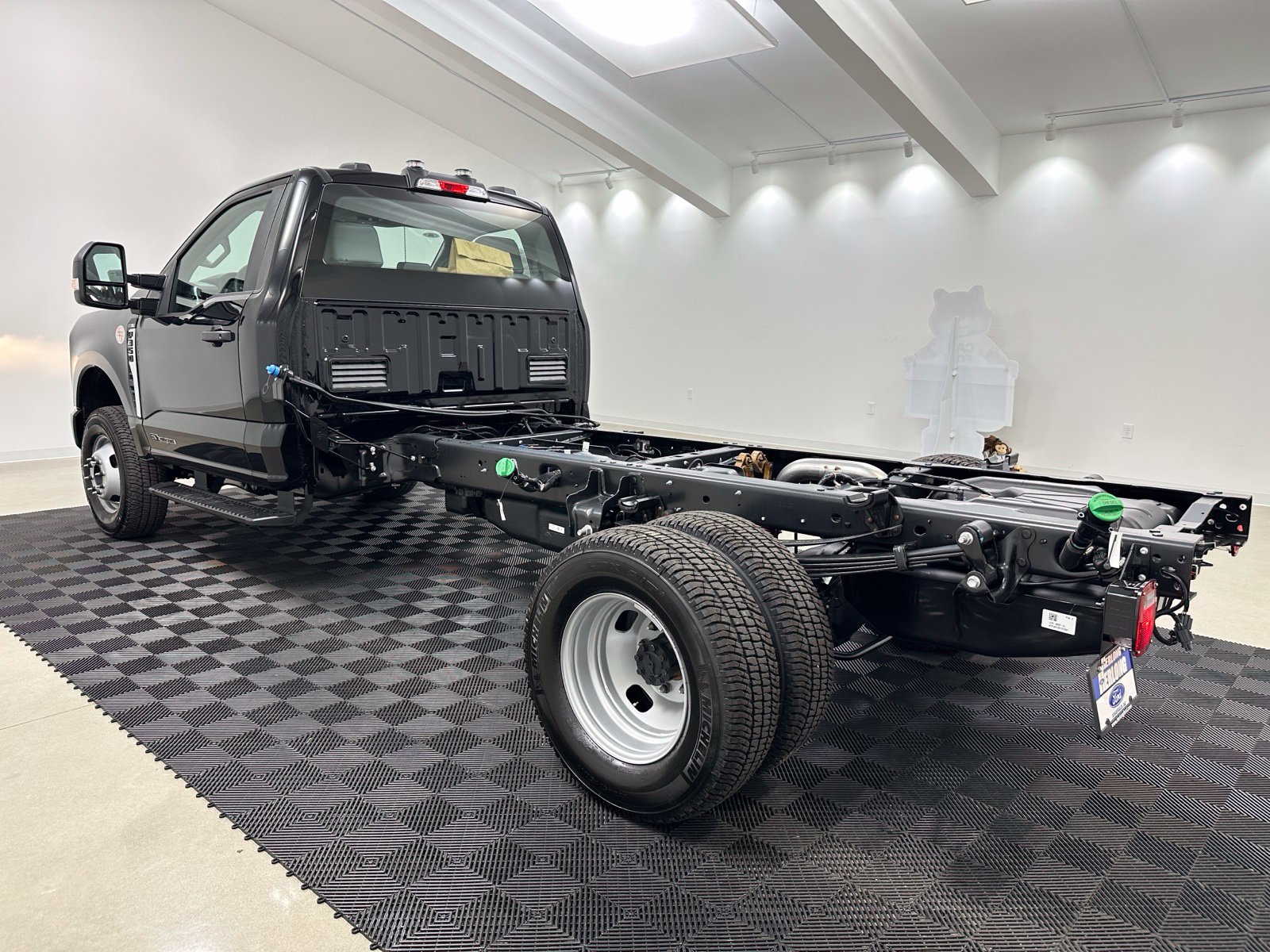 New 2025 Ford F-350SD XL Chassis