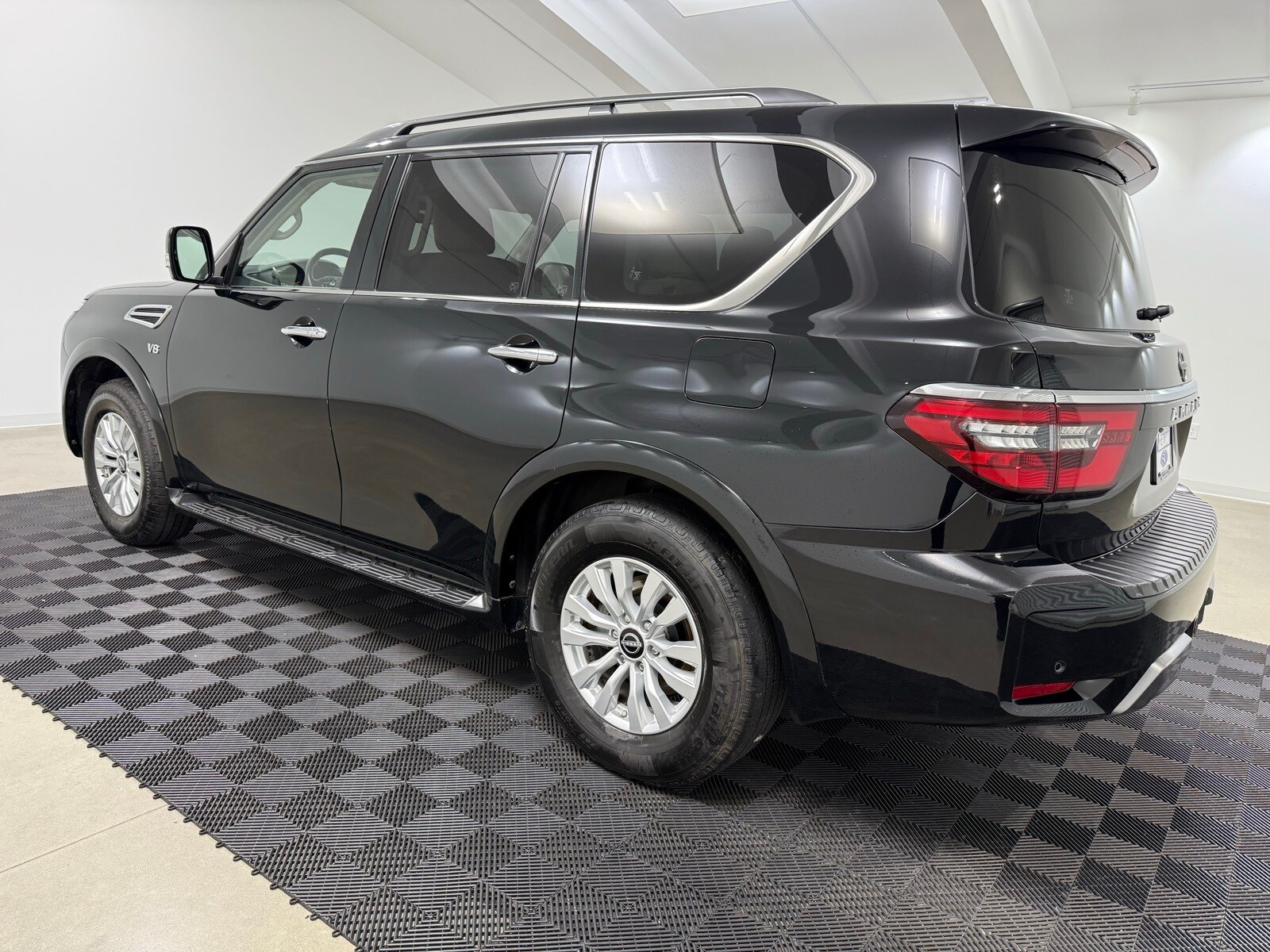 2021 Nissan Armada SV photo 2