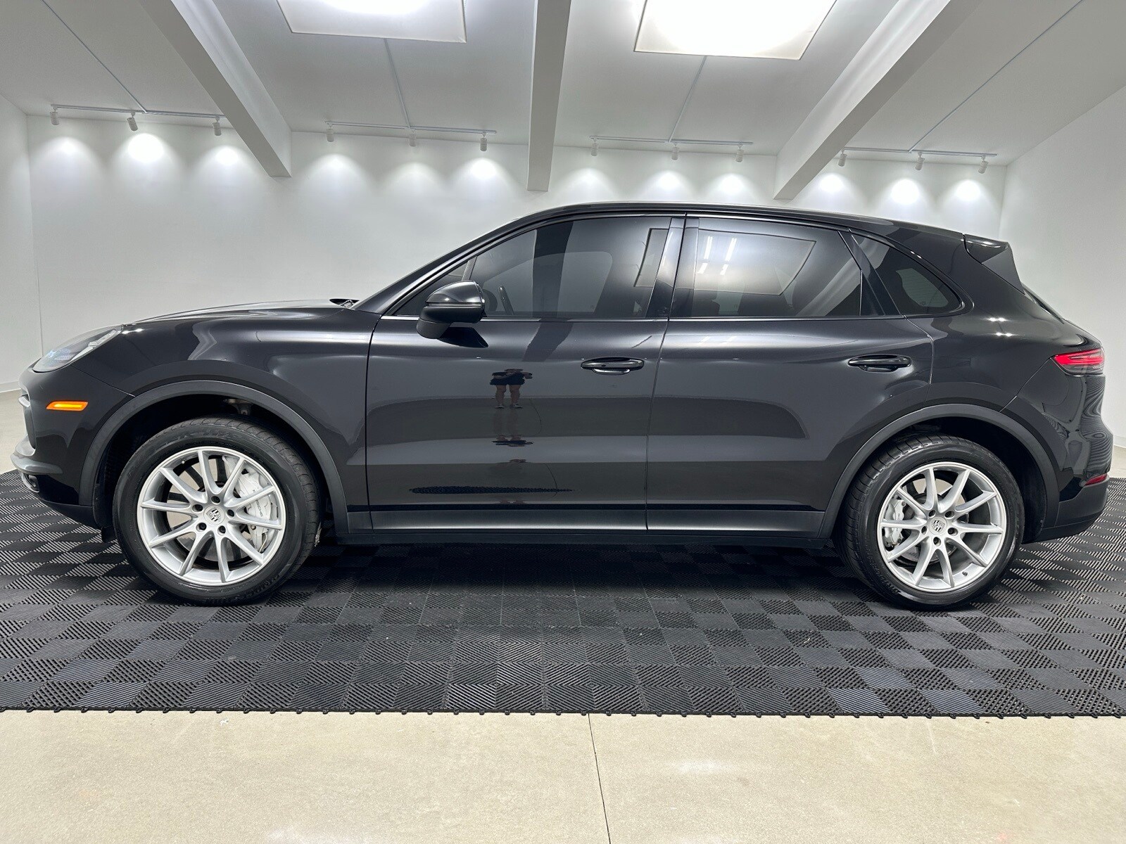 2019 Porsche Cayenne Base photo 4