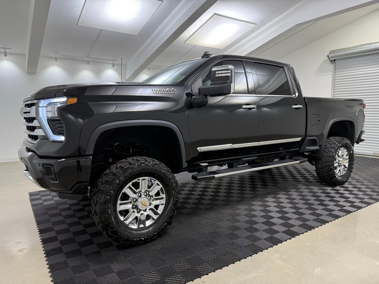 2024 Chevrolet Silverado 2500HD High Country photo 3