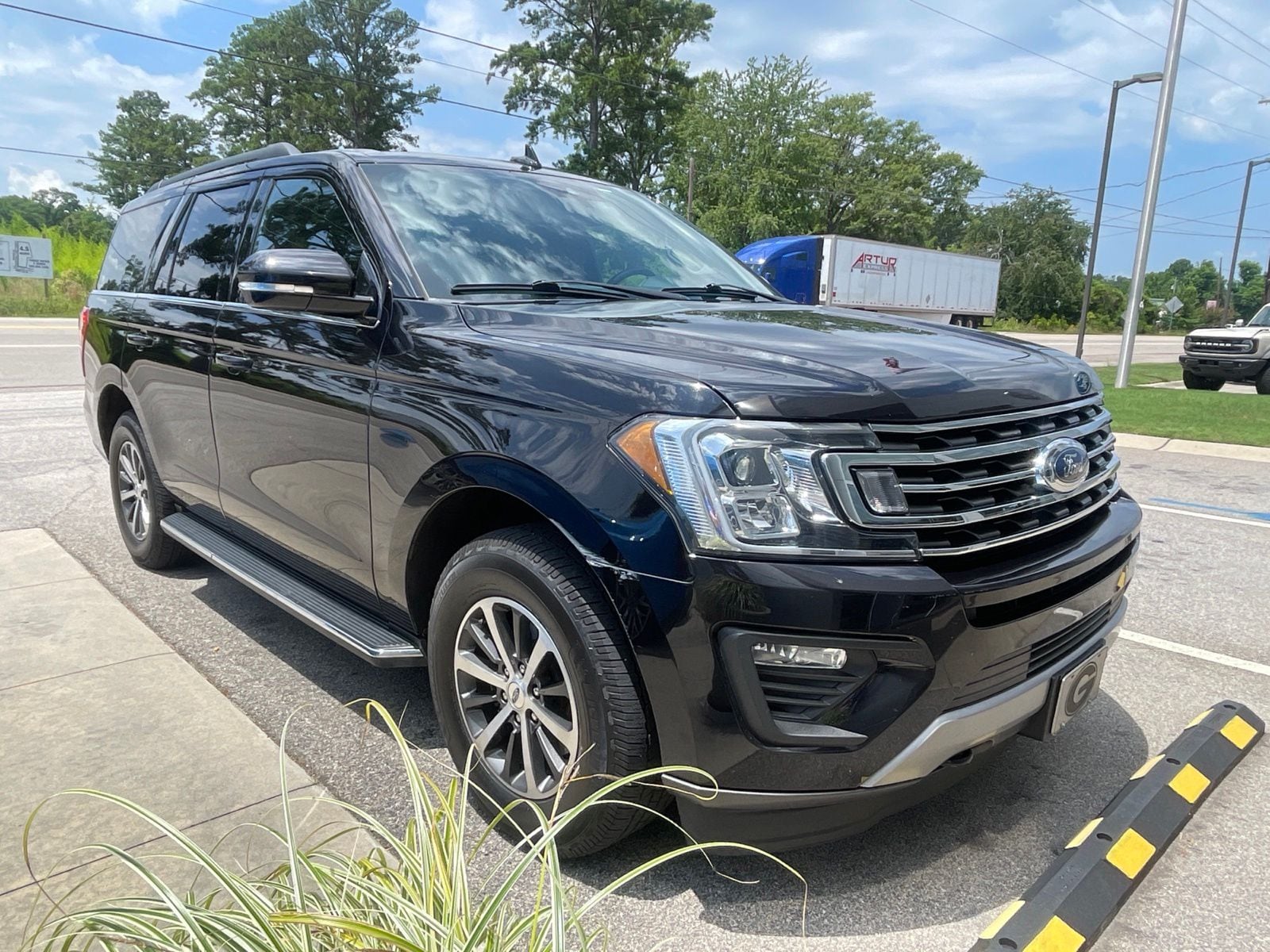 2021 Ford Expedition XLT 4x4's photo
