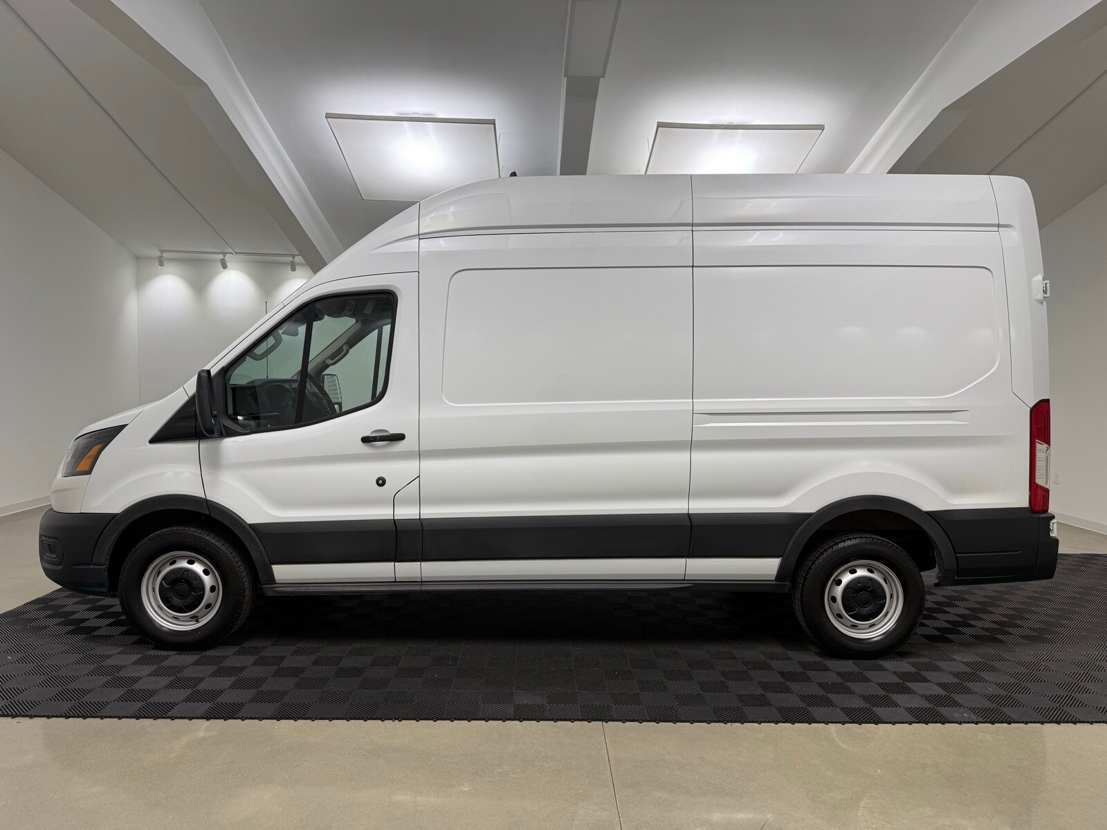 2023 Ford Transit photo 4