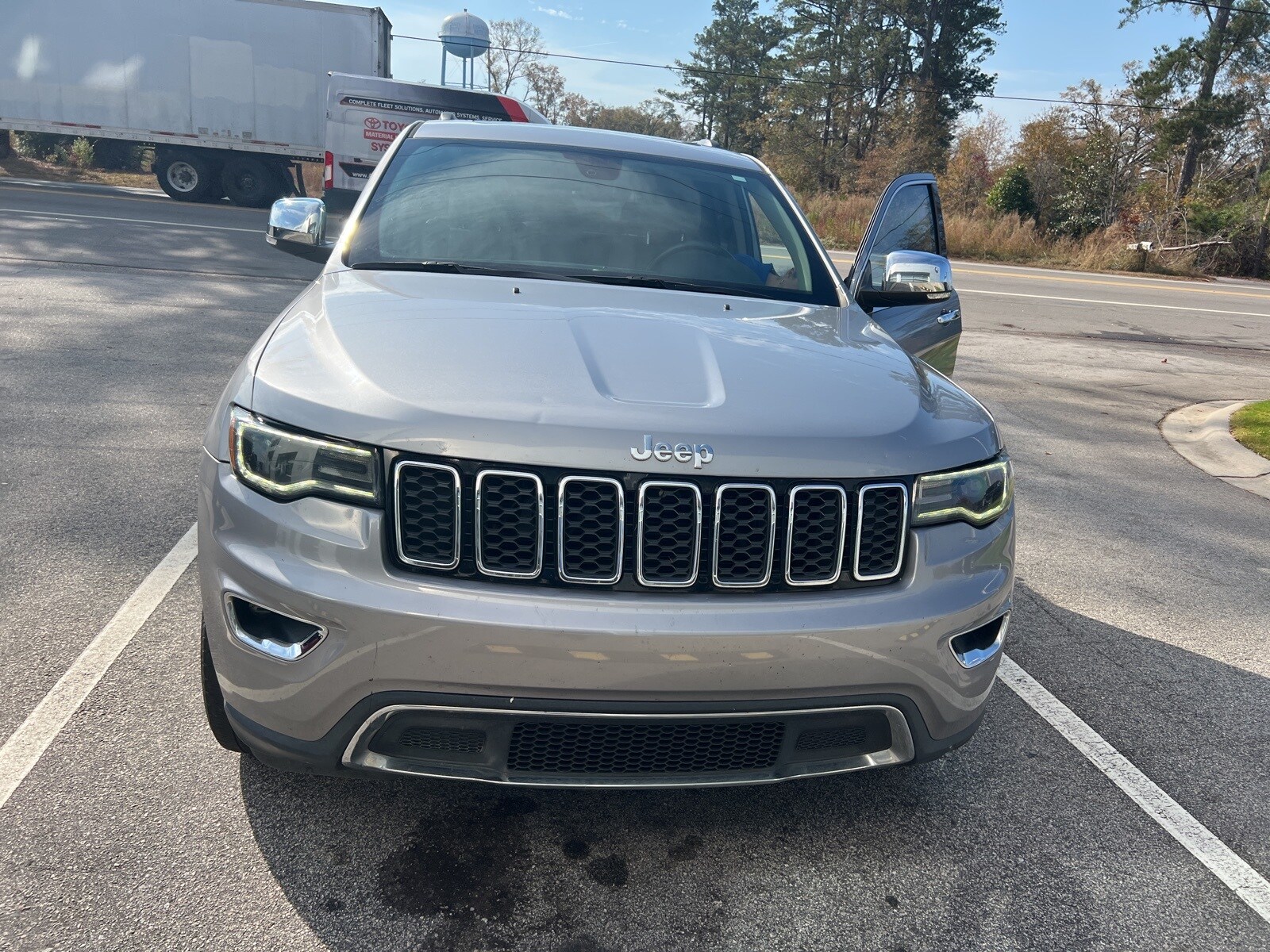 2017 Jeep Grand Cherokee Limited photo 3