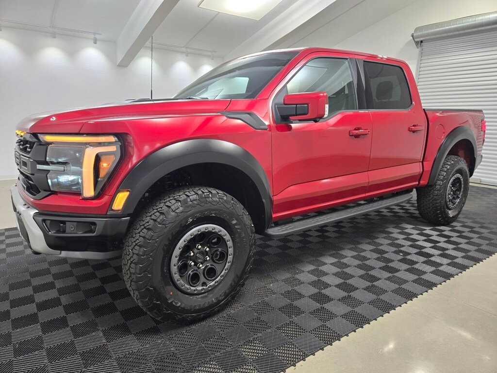 2025 Ford F-150 Raptor photo 3