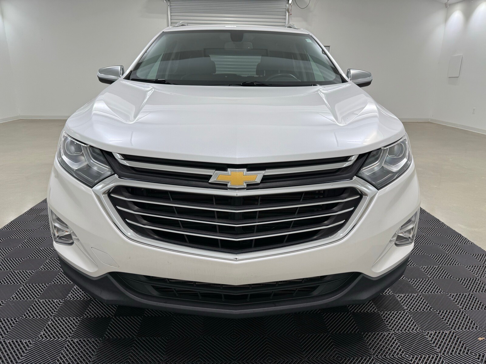 Used 2019 Chevrolet Equinox Premier with VIN 2GNAXPEX2K6167573 for sale in Edgefield, SC