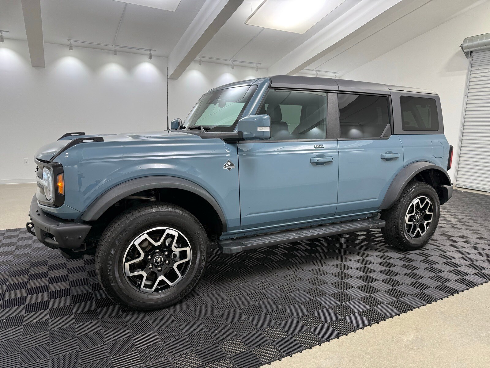 2022 Ford Bronco Outer Banks photo 3