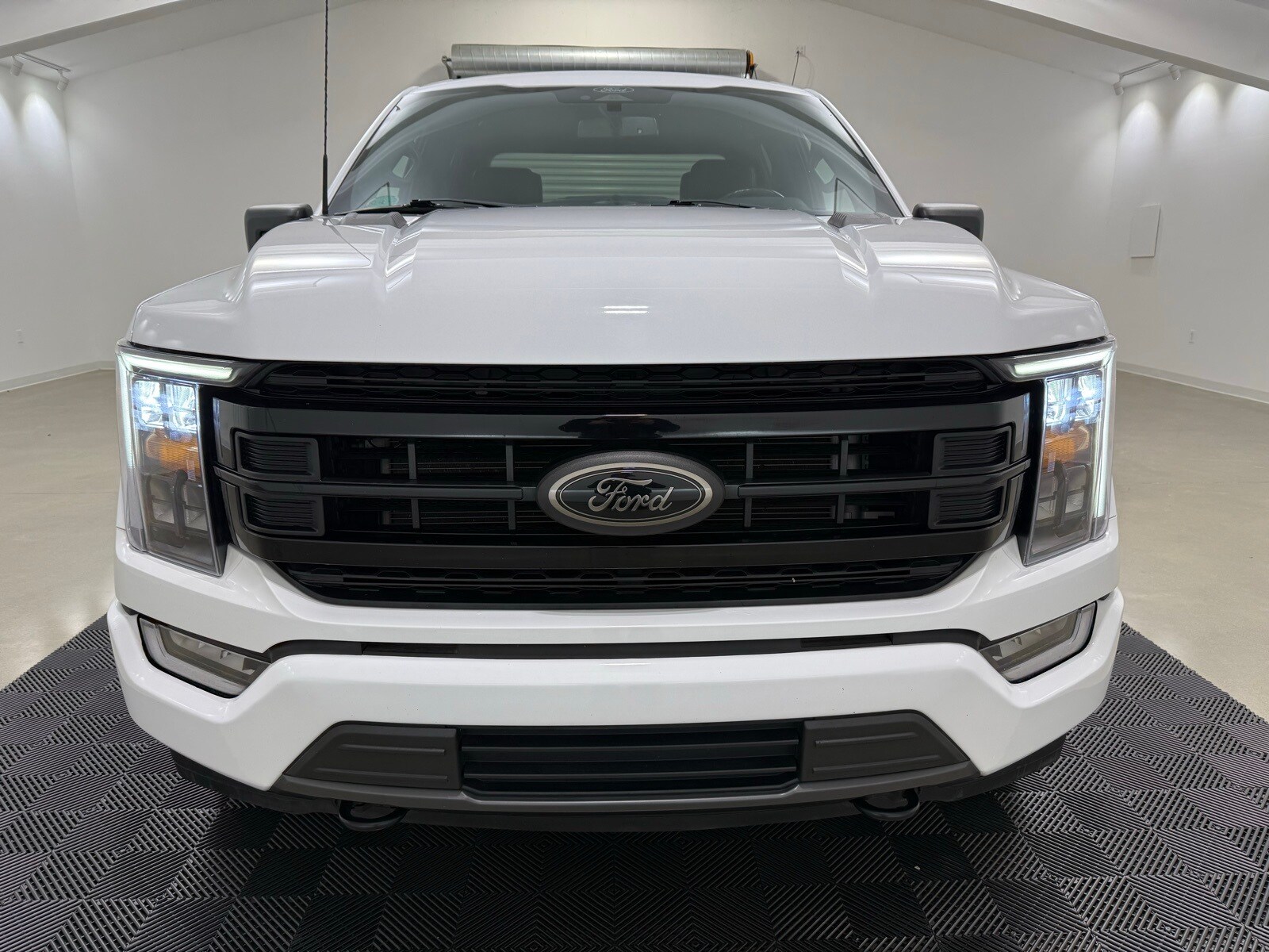 2022 Ford F-150 XLT photo 2
