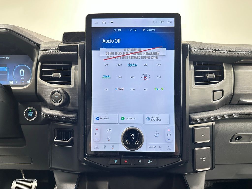 2025 Ford F-150 Lightning Flash - Photo 25