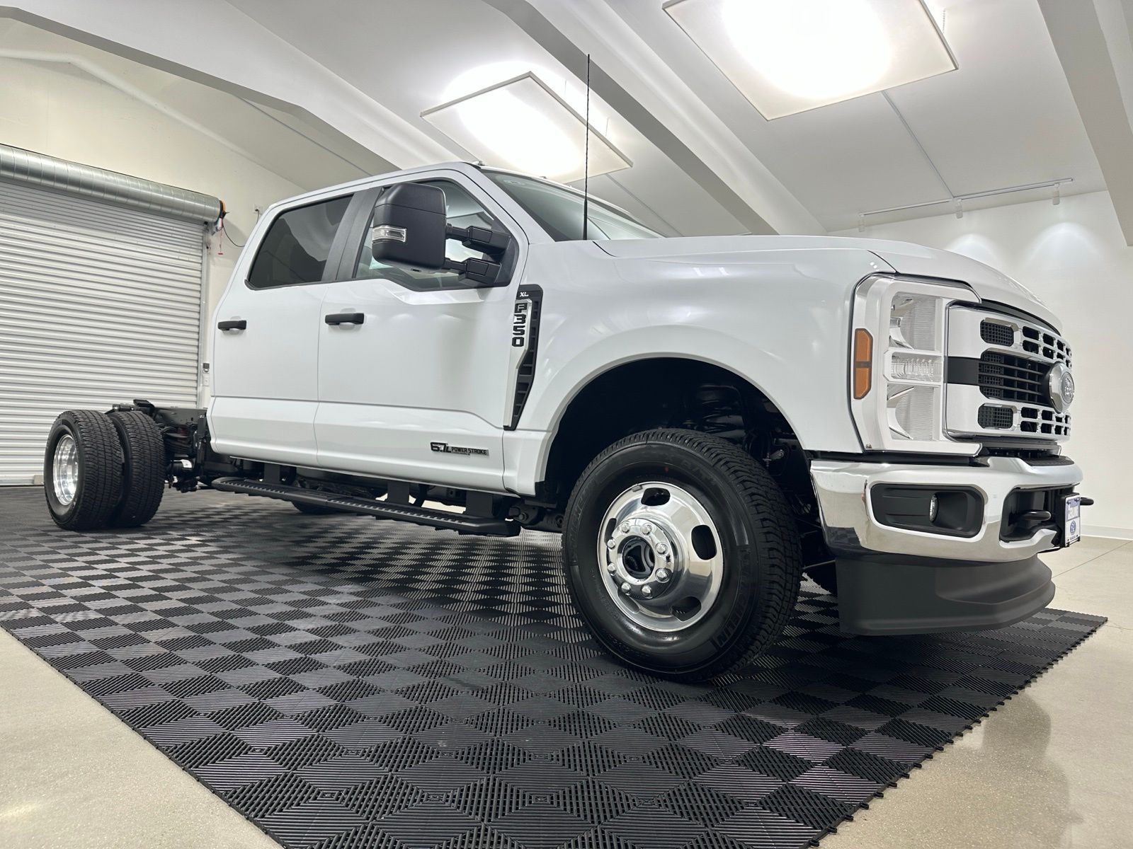 2025 Ford F-350 Super Duty Chassis Cab