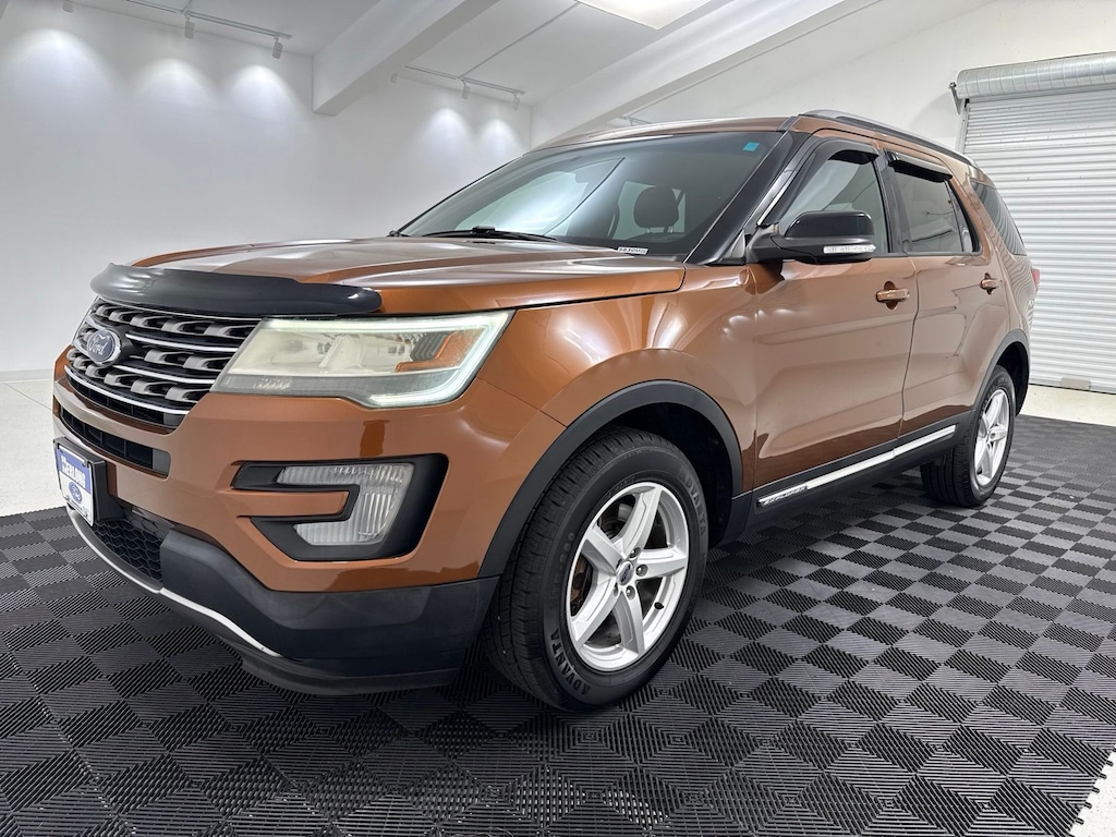 Used 2017 Ford Explorer XLT SUV