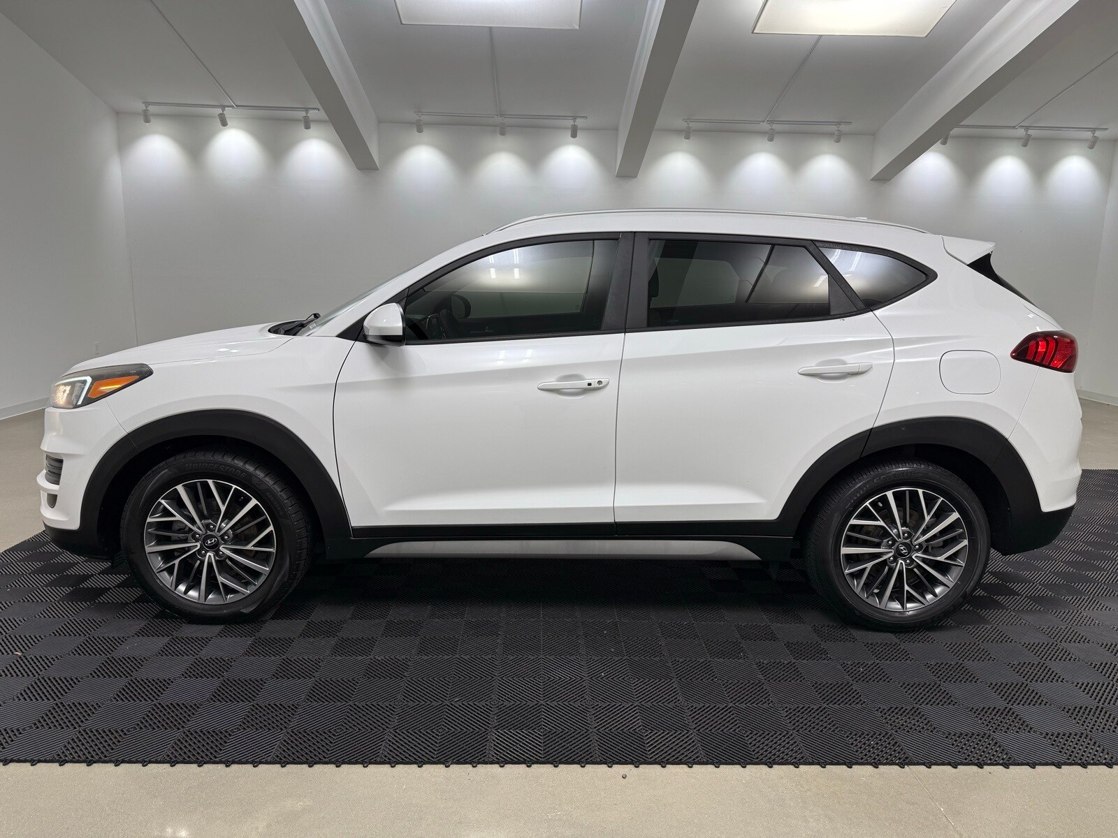 2019 Hyundai Tucson SEL photo 2