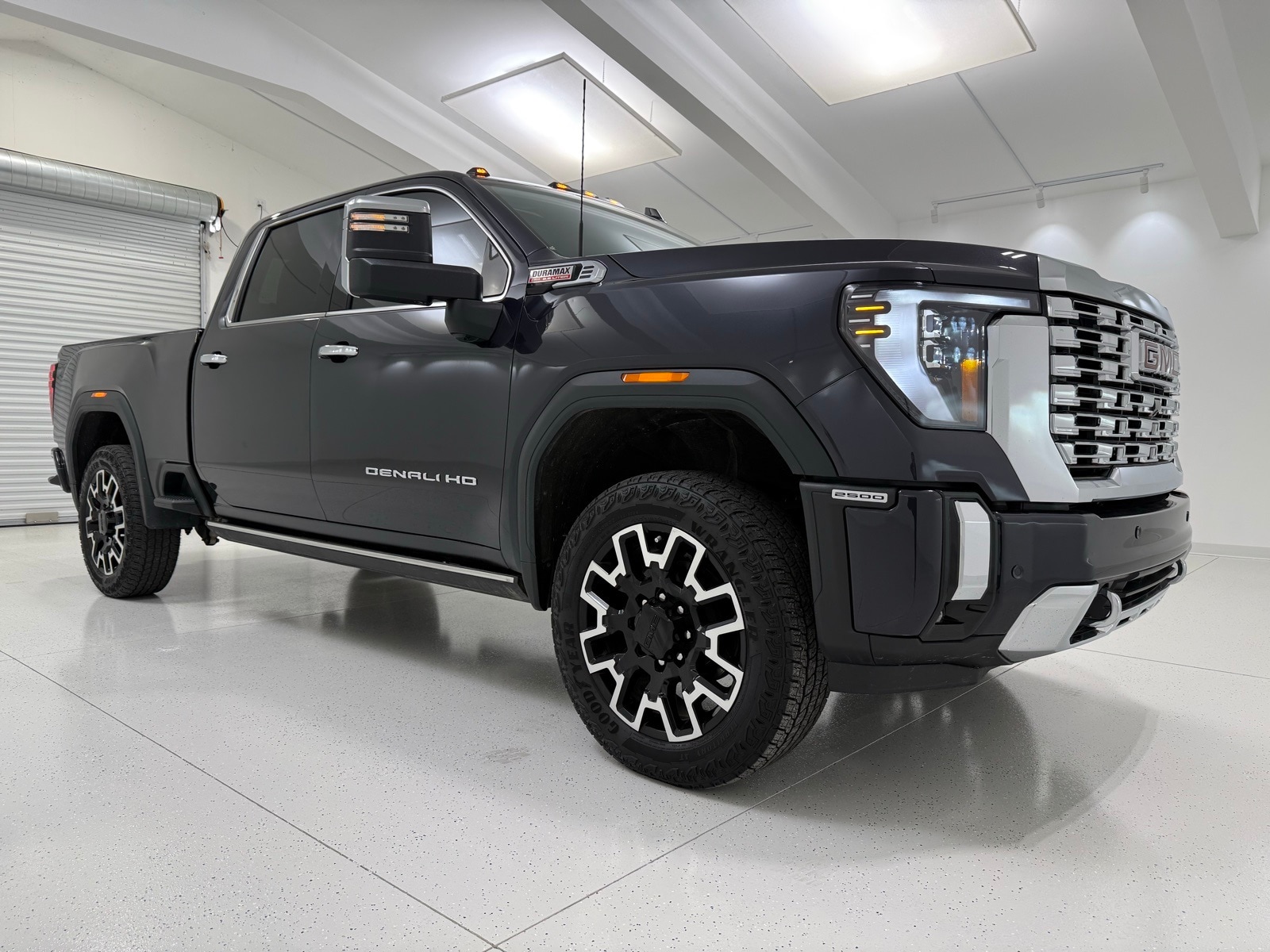 2024 GMC Sierra 2500HD Denali's photo