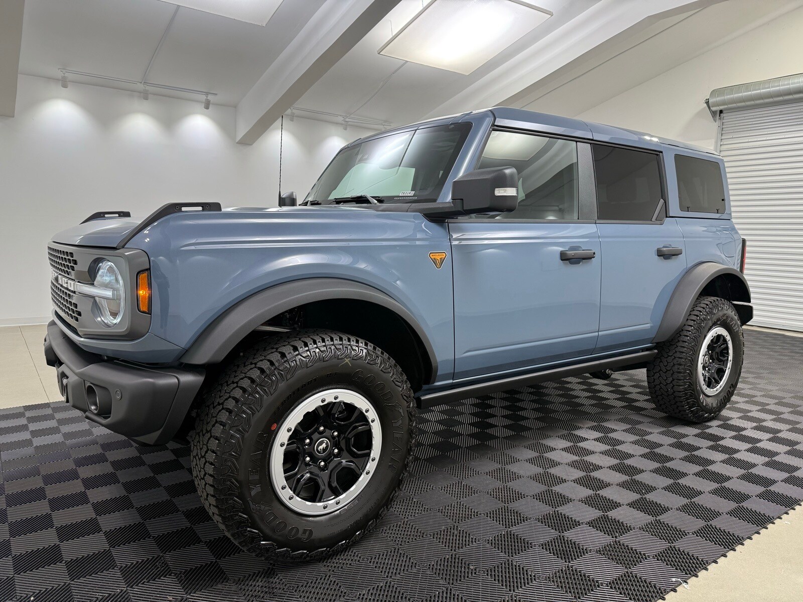 2025 Ford Bronco Badlands photo 3