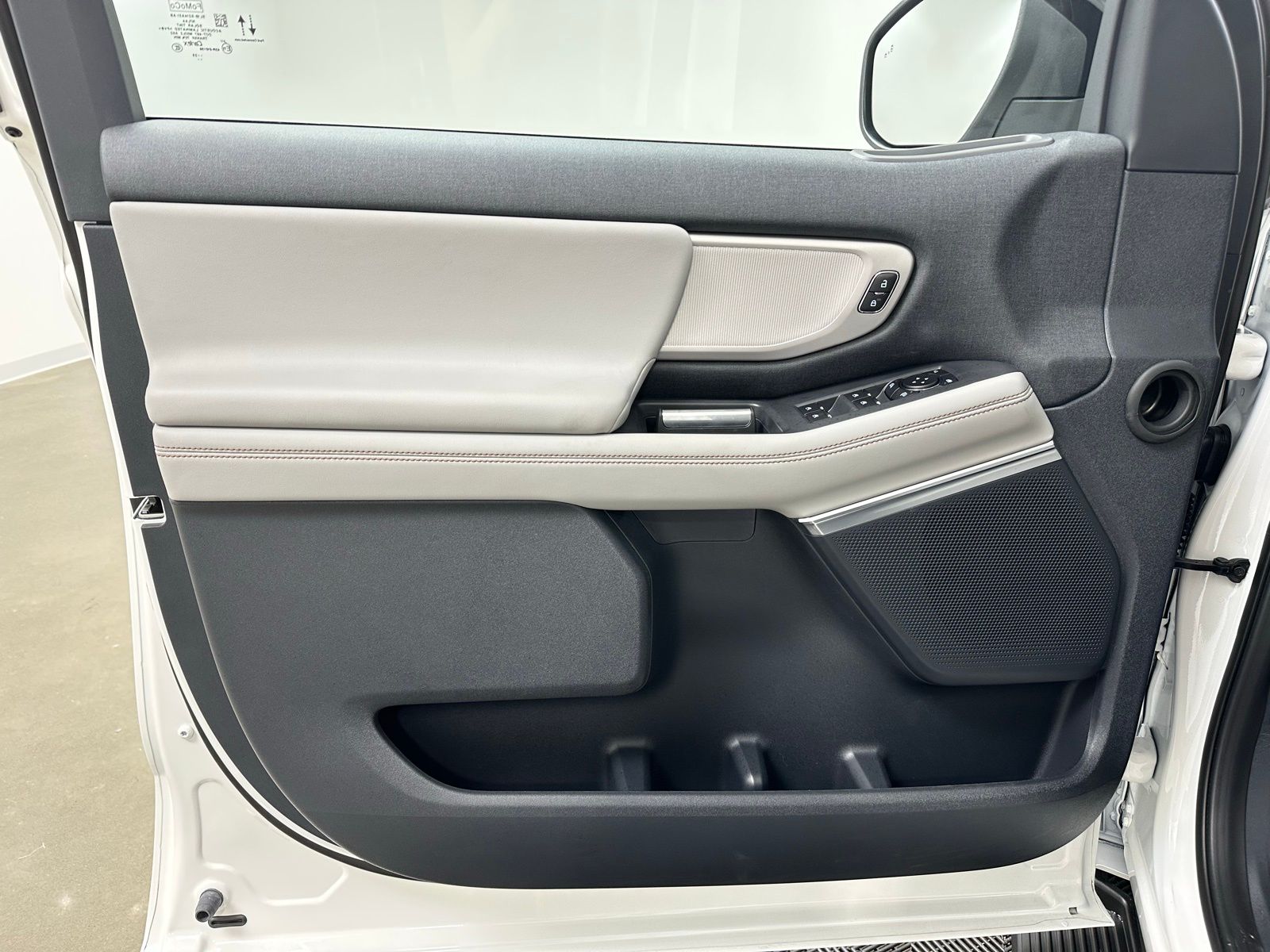 2025 Ford Expedition MAX Active - Photo 14