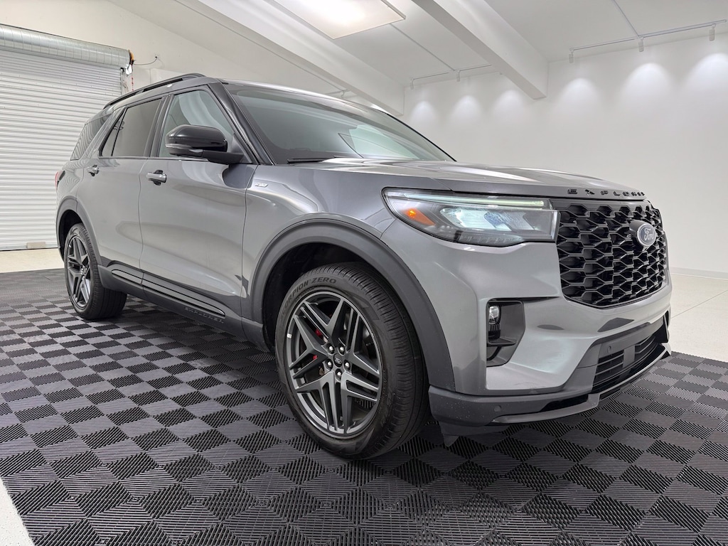 Used 2025 Ford Explorer ST-Line SUV