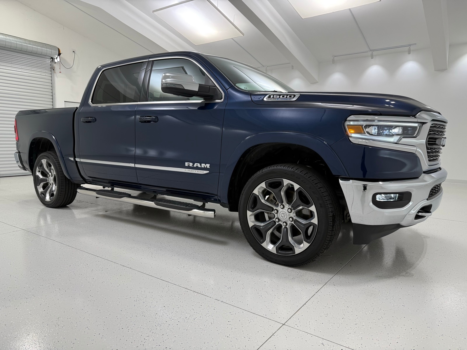 2024 RAM Ram 1500 Pickup Limited's photo