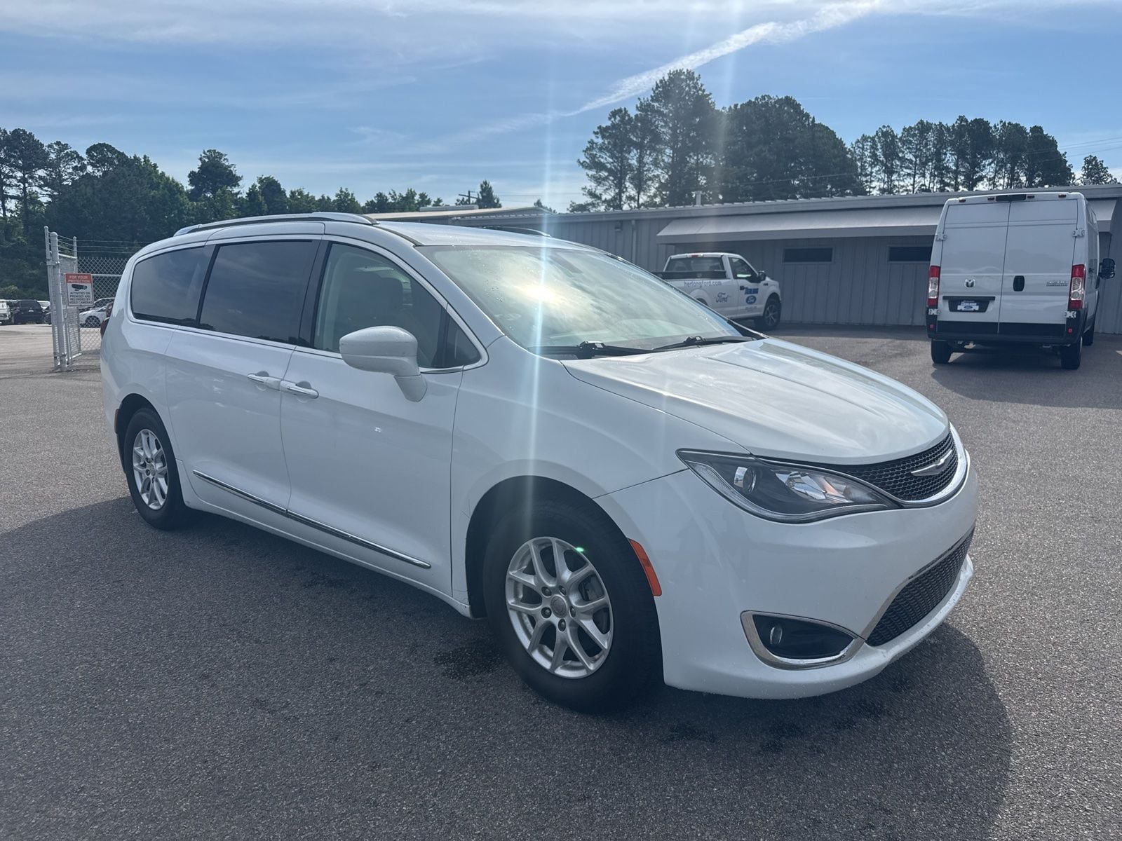2020 Chrysler Pacifica Touring L's photo