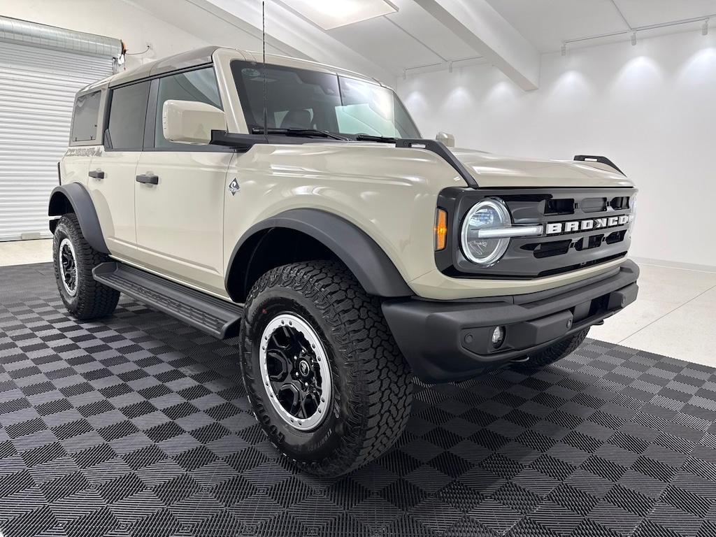 New 2026 Ford Bronco Outer Banks SUV