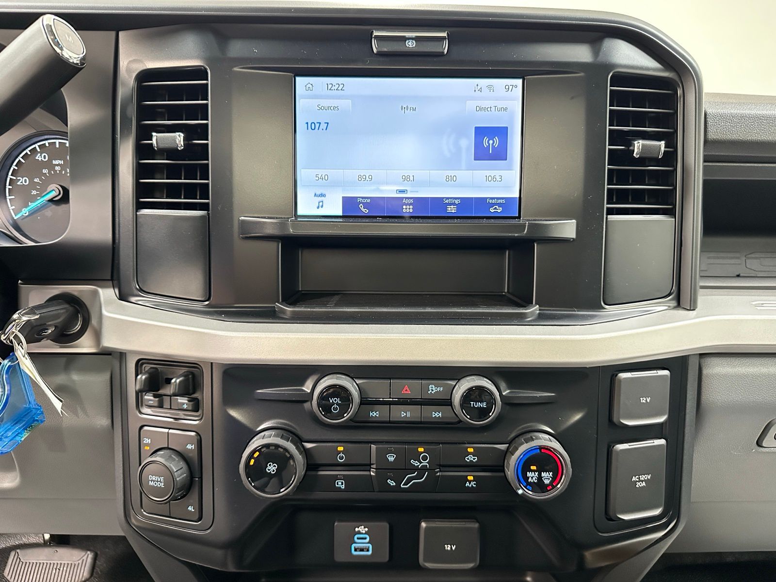 2025 Ford F-350 Super Duty Chassis Cab XL - Photo 24
