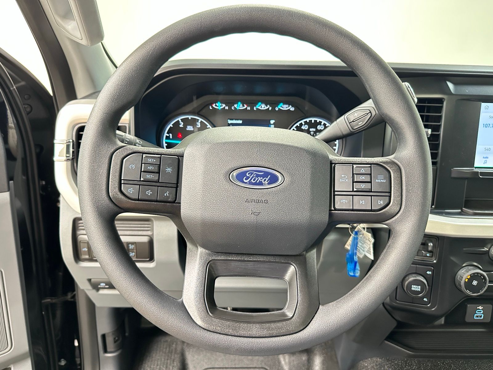2025 Ford F-350 Super Duty Chassis Cab XL - Photo 22