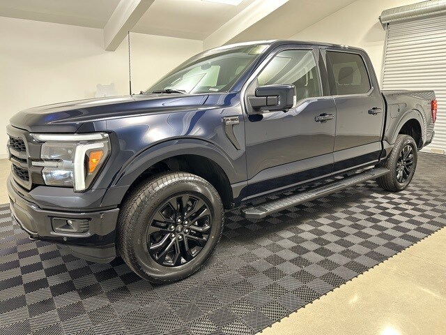 2025 Ford F-150 Lariat photo 3