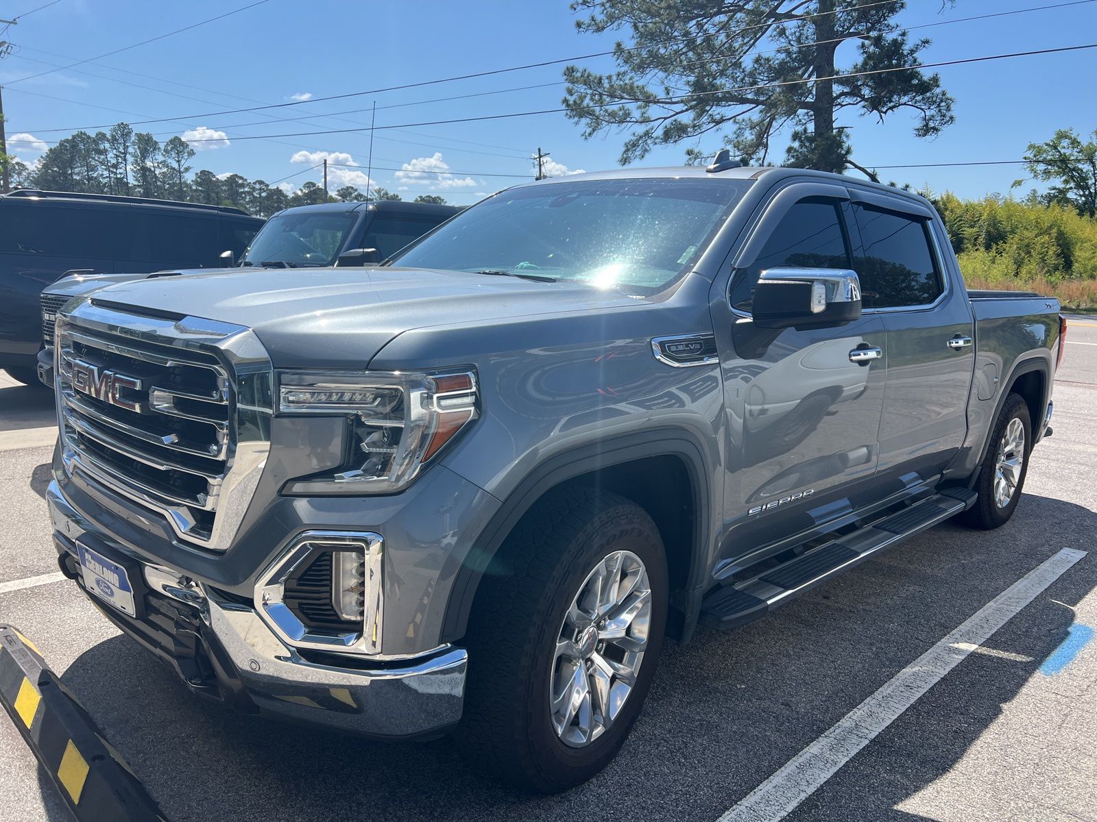 2020 GMC Sierra 4WD Crew Cab Short Box SLT's photo